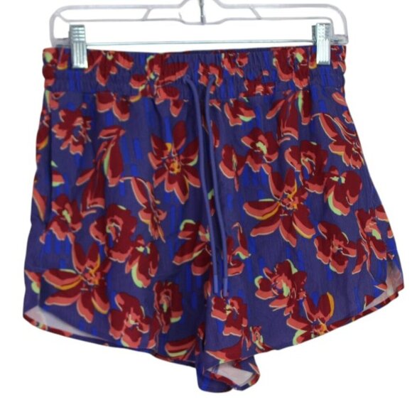 The Athleta Crossroads Women's Floral Purple Shorts Size Small - Picture 1 of 5
